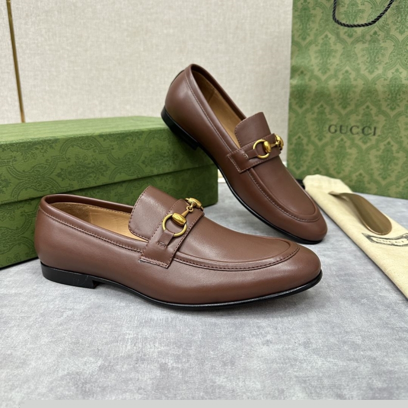 G*u*i leather shoes